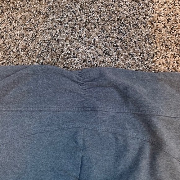 Capris - Picture 4 of 5